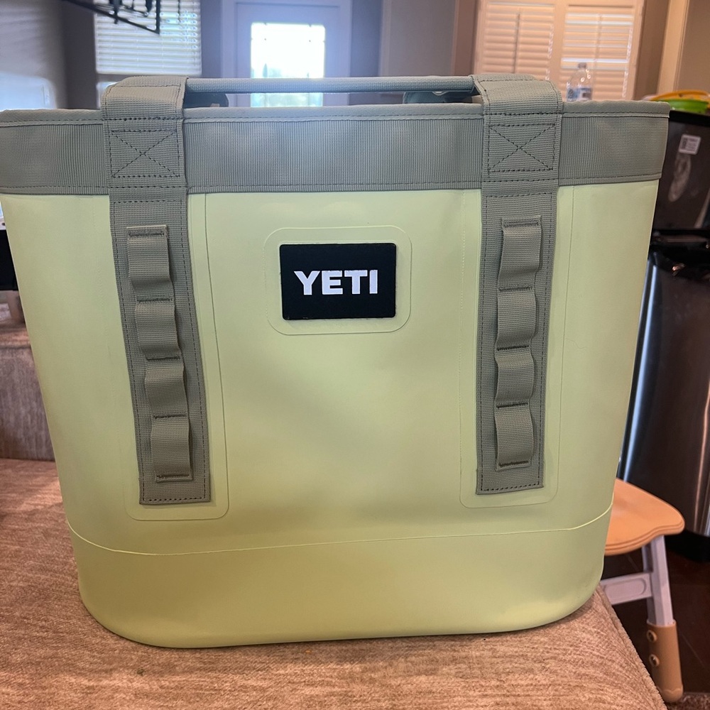 YETI 35 Keylime Tote